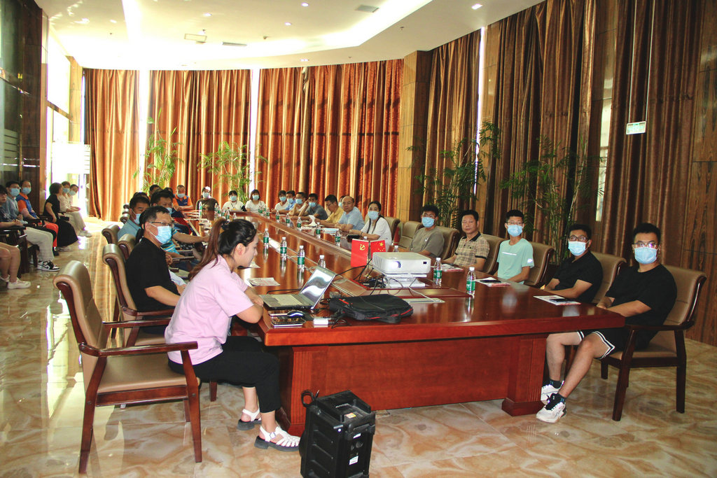 潔晶集團舉行2022年職工子女高考獎學金發(fā)放儀式 潔晶集團舉行2022年職工子女高考獎學金發(fā)放儀式