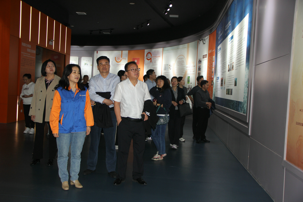 2023年兵團(tuán)高層次人才國(guó)情研修班來(lái)潔晶參觀交流