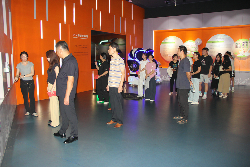 20250819情系職工子女 助力夢想啟航——潔晶集團舉行職工子女高考獎學金發(fā)放儀式7_1 20250819情系職工子女 助力夢想啟航——潔晶集團舉行職工子女高考獎學金發(fā)放儀式7_1